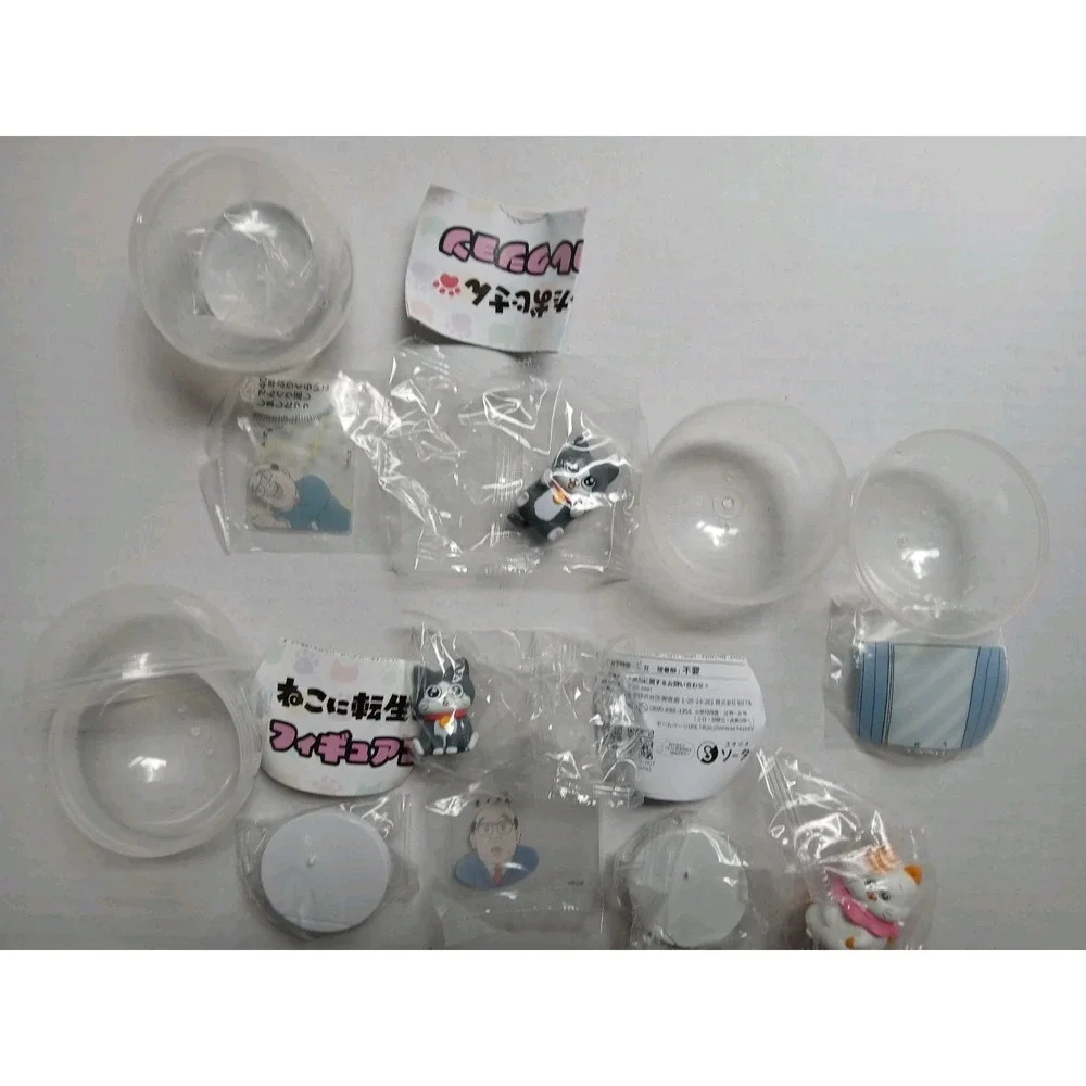 Trading figures - set of 3‎ types 